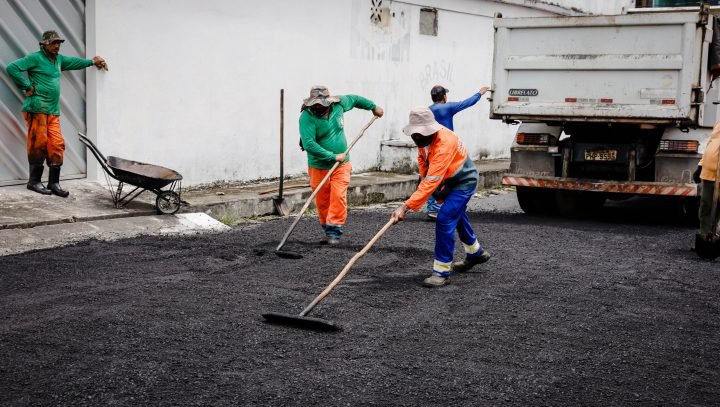 No momento, você está visualizando As obras de pavimentação asfáltica são intensificadas em toda a cidade