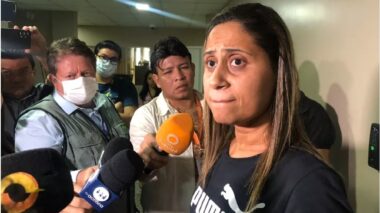 Ex-mulher de paraquedista desaparecido no AM chega a Manaus