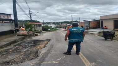 Seminf realiza serviço de recapeamento asfáltico no bairro Novo Aleixo, após solicitação do vereador Peixoto