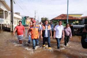 Leia mais sobre o artigo Wilson Lima anuncia 4,7 mil famílias contempladas com o Auxílio Estadual Enchente em Anamã e Caapiranga