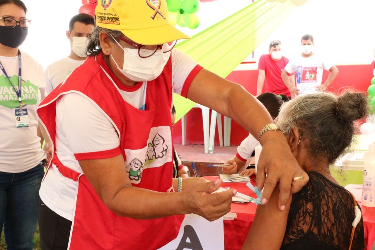 Você está visualizando atualmente Balanço do Amazonas atualiza para 7.091.143 doses aplicadas de vacina contra Covid-19 até esta quinta-feira (26/05)