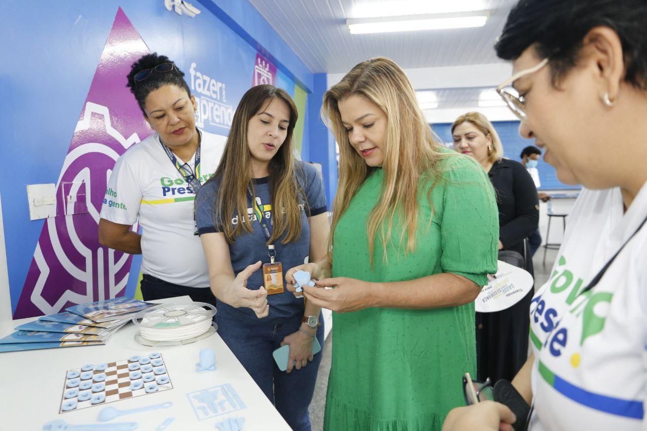 Leia mais sobre o artigo Governo do Amazonas entrega laboratório de robótica para escola de tempo integral de Manaus