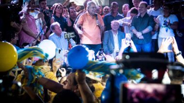 Festa com multidão marca lançamento  da pré-candidatura de Amazonino ao Governo