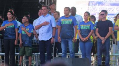 Wilson Lima e primeira-dama Taiana Lima participam da Marcha para Jesus, com a presença do presidente Bolsonaro