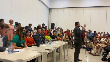 Governo do Amazonas busca entendimento para evitar despejo de 30 mil pessoas que moram em terrenos da Suframa