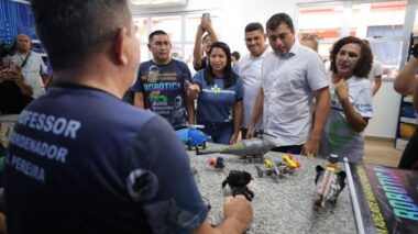 No Careiro Castanho, Governo do Estado inaugura 11º laboratório de robótica das escolas estaduais