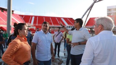 Obras do Bumbódromo de Parintins geram emprego e renda no município