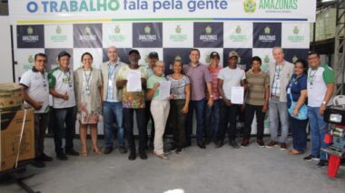 Governo do Amazonas entrega Kit Agroecologia para produtores de Rio Preto da Eva, Careiro da Várzea e Manaus