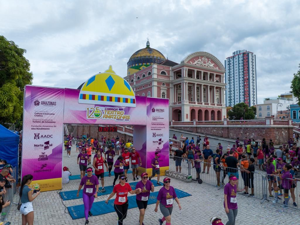 Você está visualizando atualmente Corrida em comemoração aos  125 anos do Teatro Amazonas reúne 1.500 atletas