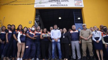 Wilson Lima entrega mais de R$ 10 milhões em materiais para Operação Enchente 2022