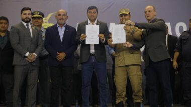 Governador Wilson Lima assina promoção de mais 700 policiais militares e bombeiros