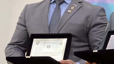 Vereador Capitão Carpê recebe homenagem durante formatura do Curso de Aperfeiçoamento de Oficiais