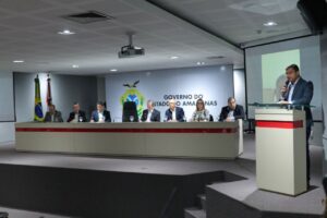 Leia mais sobre o artigo Em abertura de fórum, Wilson Lima anuncia mais R$ 5 milhões para apoiar ciência, tecnologia e inovação na Amazônia Legal