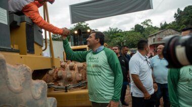 Em Rio Preto da Eva, Wilson Lima e Anderson Souza dão ordem de serviço para recuperação do sistema viário e do ramal ZF-7