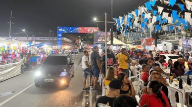 Saúde em Parintins: FVS-RCP orienta turistas que irão participar do Festival Folclórico