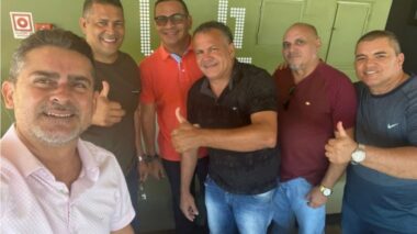 Após reunião prefeito David Almeida garante que vai vetar artigo que ameaça cargo de cobrador de ônibus