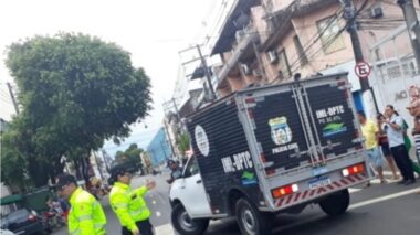 Homem bêbado mata motorista de ambulância e atropela cadeirante no Centro de Manaus