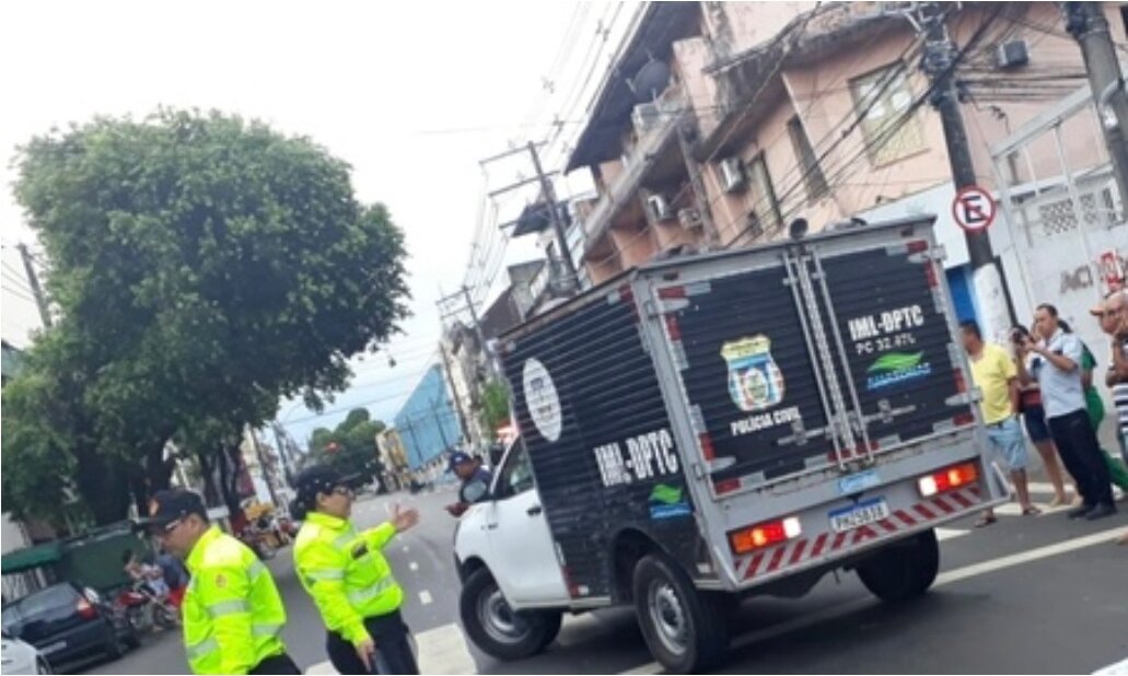 Você está visualizando atualmente Homem bêbado mata motorista de ambulância e atropela cadeirante no Centro de Manaus