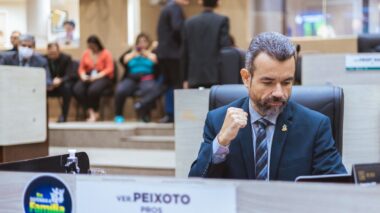 Vereador Peixoto vota favorável pelo reajuste dos servidores da SEMED