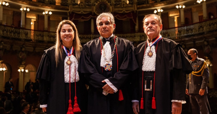 No momento, você está visualizando Flávio Pascarelli, Graça Figueiredo e Anselmo Chíxaro tomam posse como novos dirigentes do TJAM