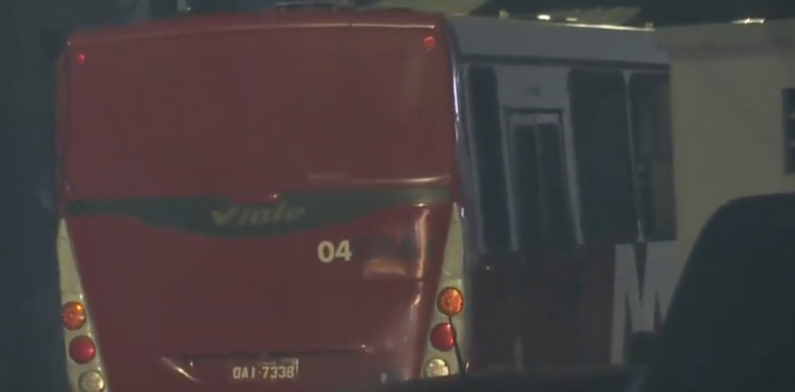 No momento, você está visualizando Bandido armado com faca “toca o terror” durante assalto a linha 560 no Nova Cidade