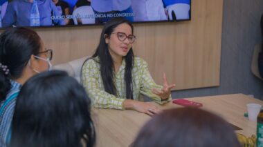 Em Manaus, Adail Filho e Dra. Mayara ouvem Assistentes Sociais de toda a cidade