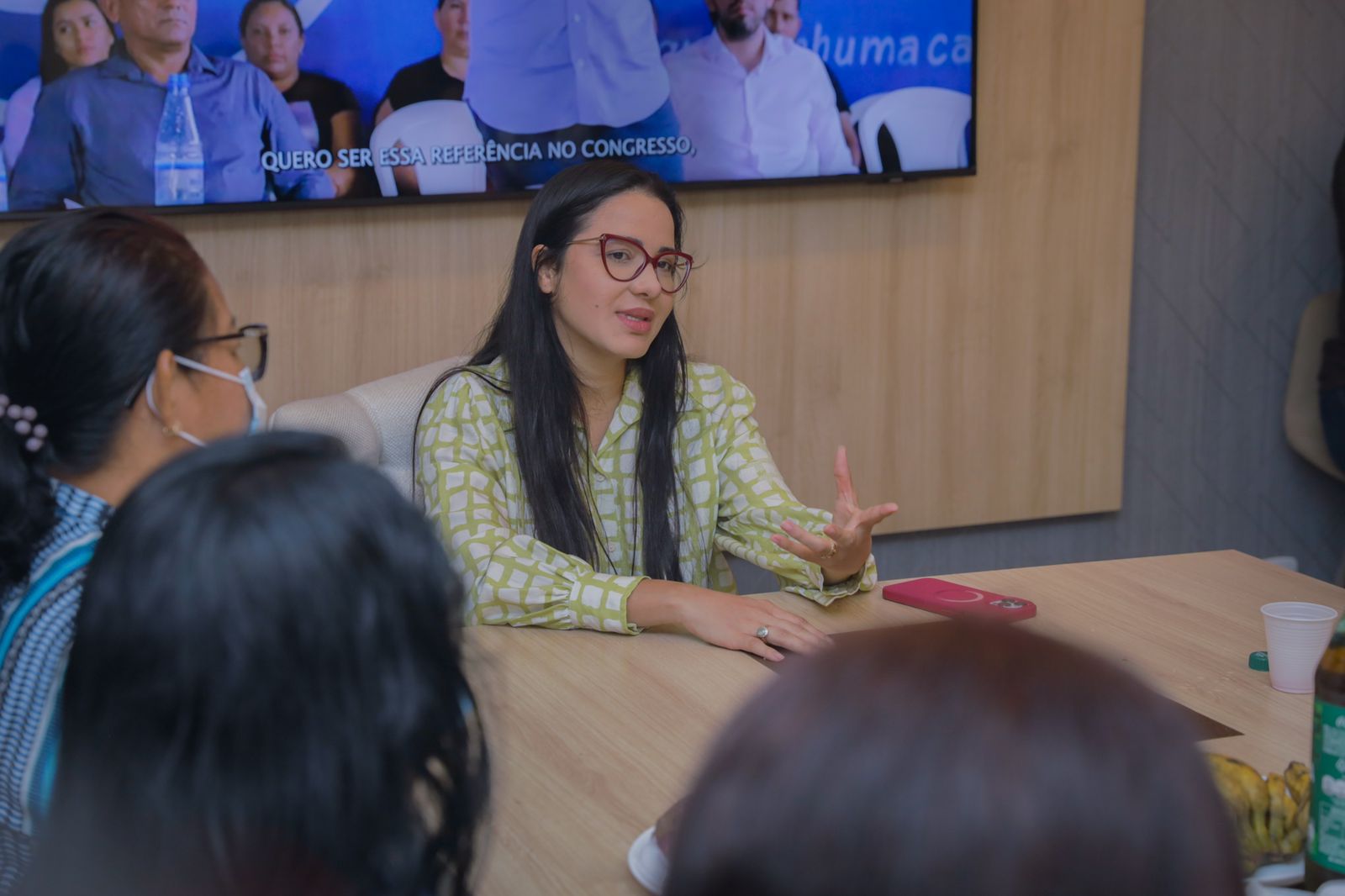 No momento, você está visualizando Em Manaus, Adail Filho e Dra. Mayara ouvem Assistentes Sociais de toda a cidade