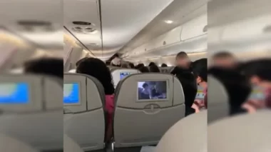 Vídeo: mulher agride comissária e atrasa voo em Confins