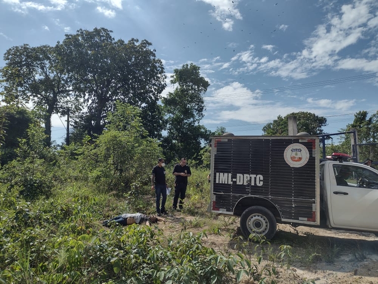 No momento, você está visualizando Homem achado em ramal foi degolado e esfaqueado 18 vezes em Manaus