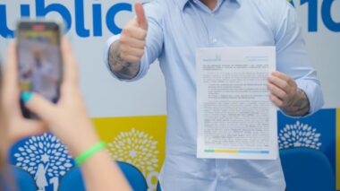 ADAIL FILHO É CONFIRMADO CANDIDATO A DEPUTADO FEDERAL NA SEDE DO REPUBLICANOS