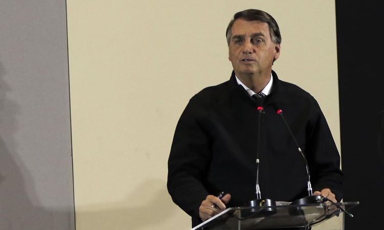 No momento, você está visualizando Bolsonaro promete manter zerados impostos federais de combustíveis