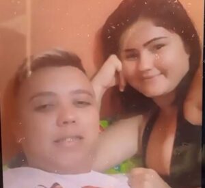 Leia mais sobre o artigo Casal morre ao ser crivado de balas por pistoleiro na frente de bar no Amazonas