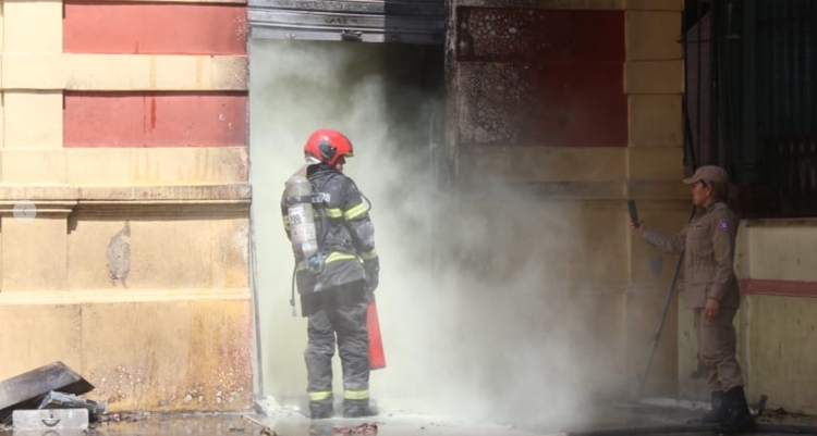 No momento, você está visualizando Morre vítima de incêndio no Mercado Adolpho Lisboa em Manaus