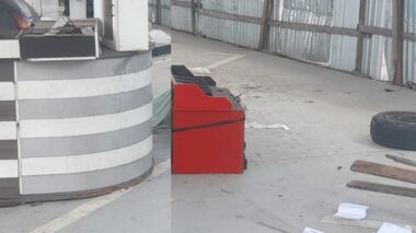 Vigilante tem cabeça estourada a pauladas enquanto trabalhava, em Manaus