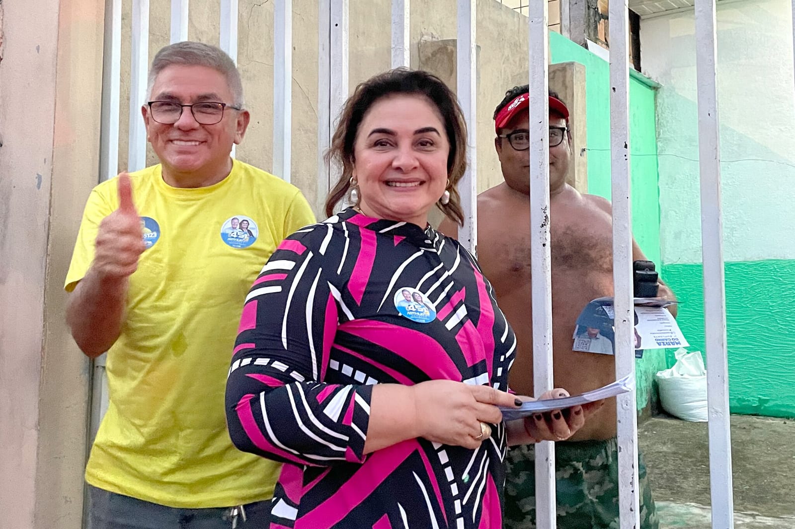 No momento, você está visualizando Candidatos, militantes e apoiadores tomam as ruas de Manaus em corpo a corpo com eleitores na reta final