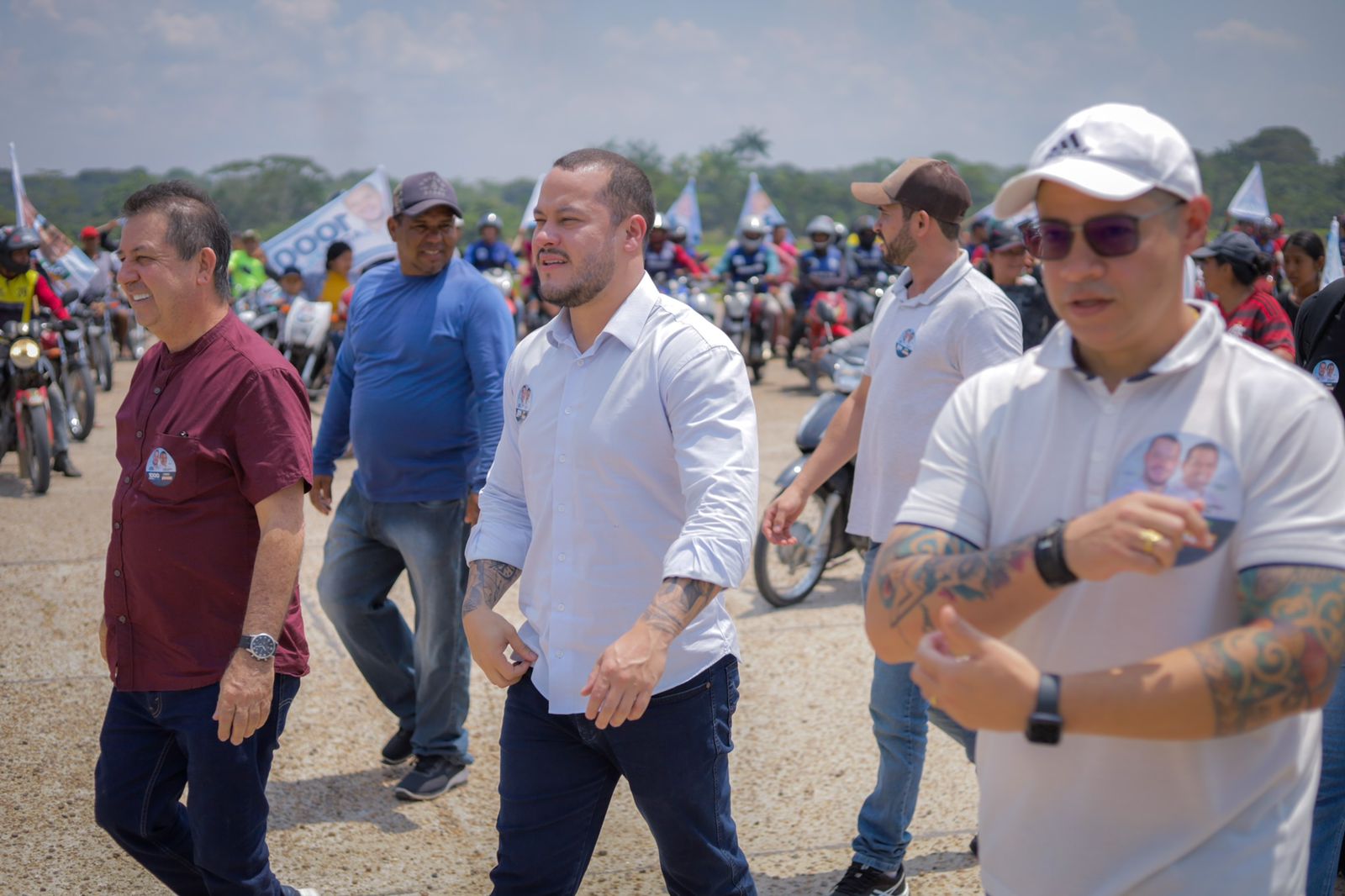 No momento, você está visualizando ADAIL FILHO ARRASTA MULTIDÕES EM CIDADES DO AMAZONAS