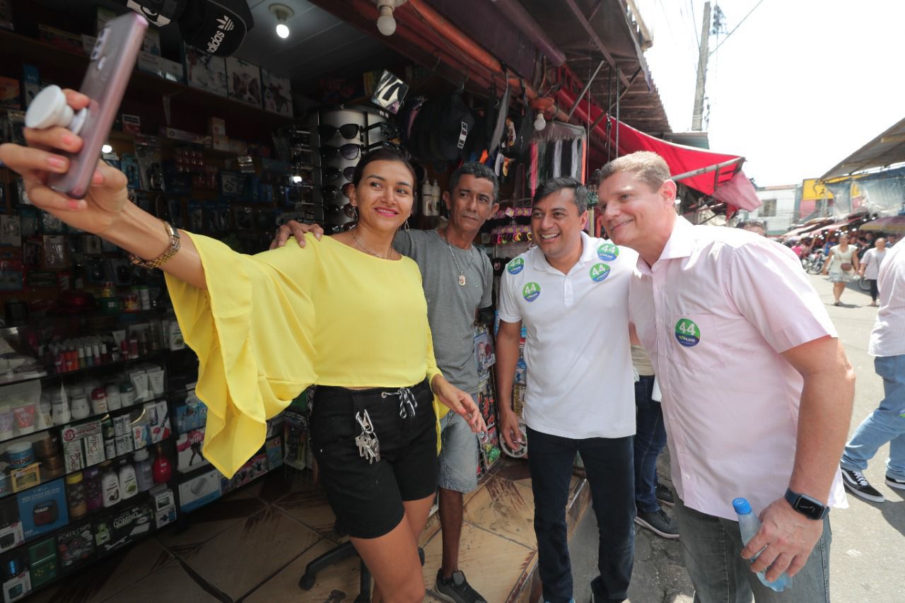 No momento, você está visualizando Wilson Lima e Marcos Rotta garantem reforma da Feira do Manoa, em caminhada na zona norte