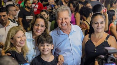 Arthur Neto é recebido com euforia e reconhecimento no festival ‘Sou Manaus Passo a Paço’
