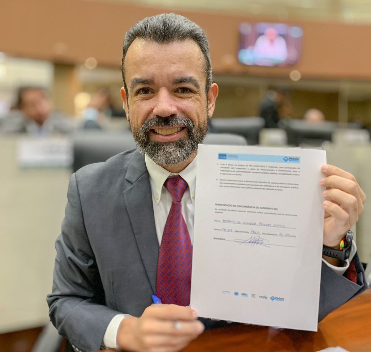 No momento, você está visualizando Vereador Peixoto assina a Carta Compromisso com a Mobilidade Sustentável
