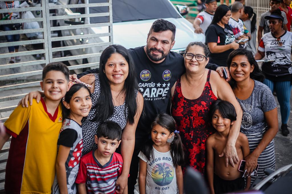 No momento, você está visualizando Candidato a deputado estadual, Capitão Carpê recebe apoio da população na Compensa