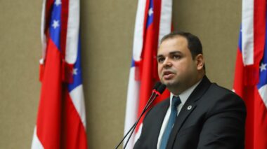 Deputado Roberto Cidade solicita melhorias em favor da população da capital junto a secretarias municipais