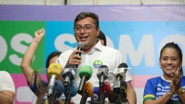 Wilson recebe mais de 819 mil votos e vence em 49 municípios do Amazonas no primeiro turno