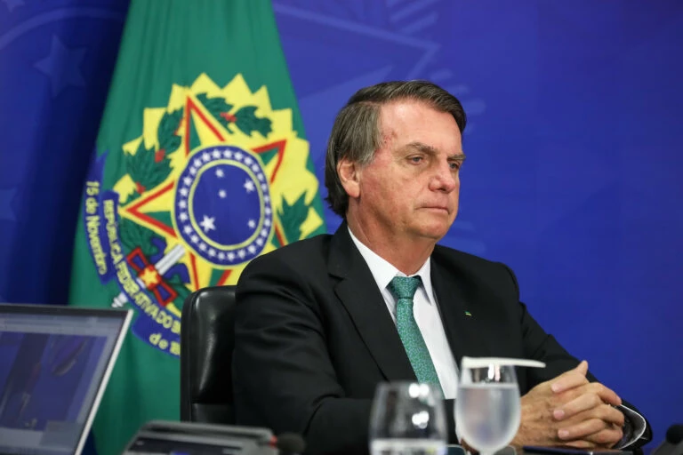 No momento, você está visualizando Bolsonaro entra com queixa-crime no STF contra Lula e Gleisi