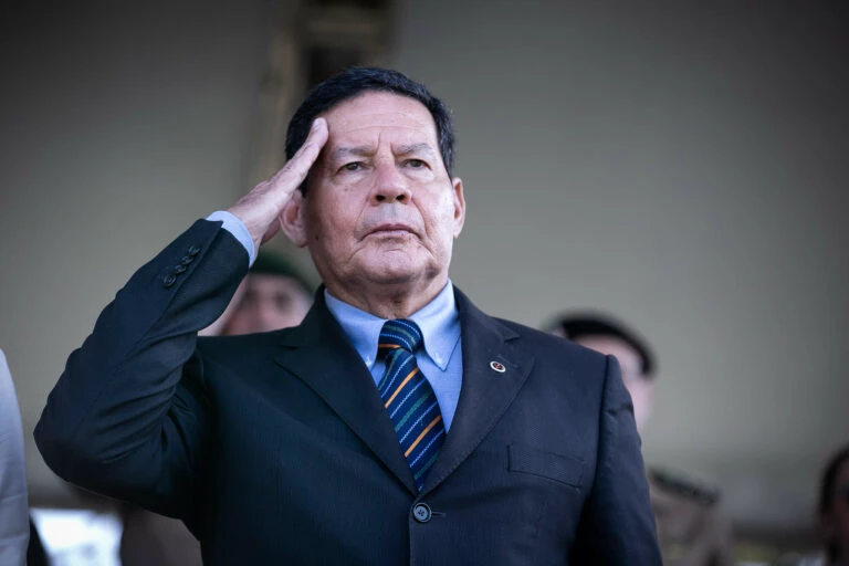 Leia mais sobre o artigo Mourão fala em autoritarismo de Moraes: “Hora de reagir”