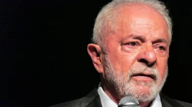 Lula deve anunciar medidas de regulação da internet nos 100 primeiros dias de governo