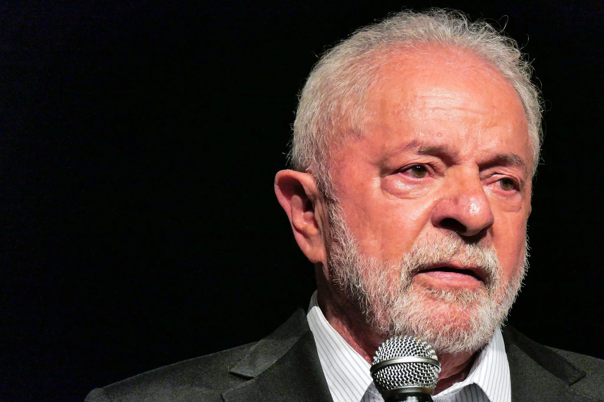 Você está visualizando atualmente Lula deve anunciar medidas de regulação da internet nos 100 primeiros dias de governo