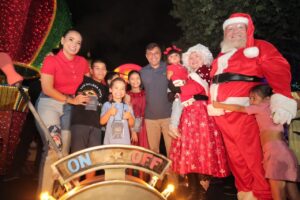 Leia mais sobre o artigo Wilson Lima dá início à programação ‘O mundo encantado do Natal’ com inauguração de árvore de 30 metros