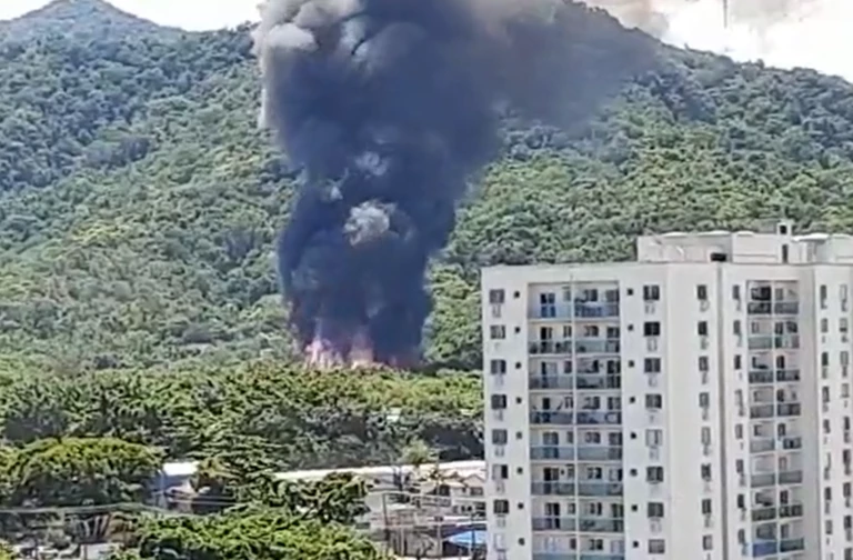 Você está visualizando atualmente Grande incêndio atinge o Projac, da TV Globo, no Rio de Janeiro