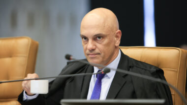 Deputado do PT propõe bustos de Alexandre de Moraes em praças