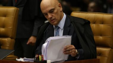 Câmara dá prêmio a Moraes por sua atuação durante as eleições de 2022.